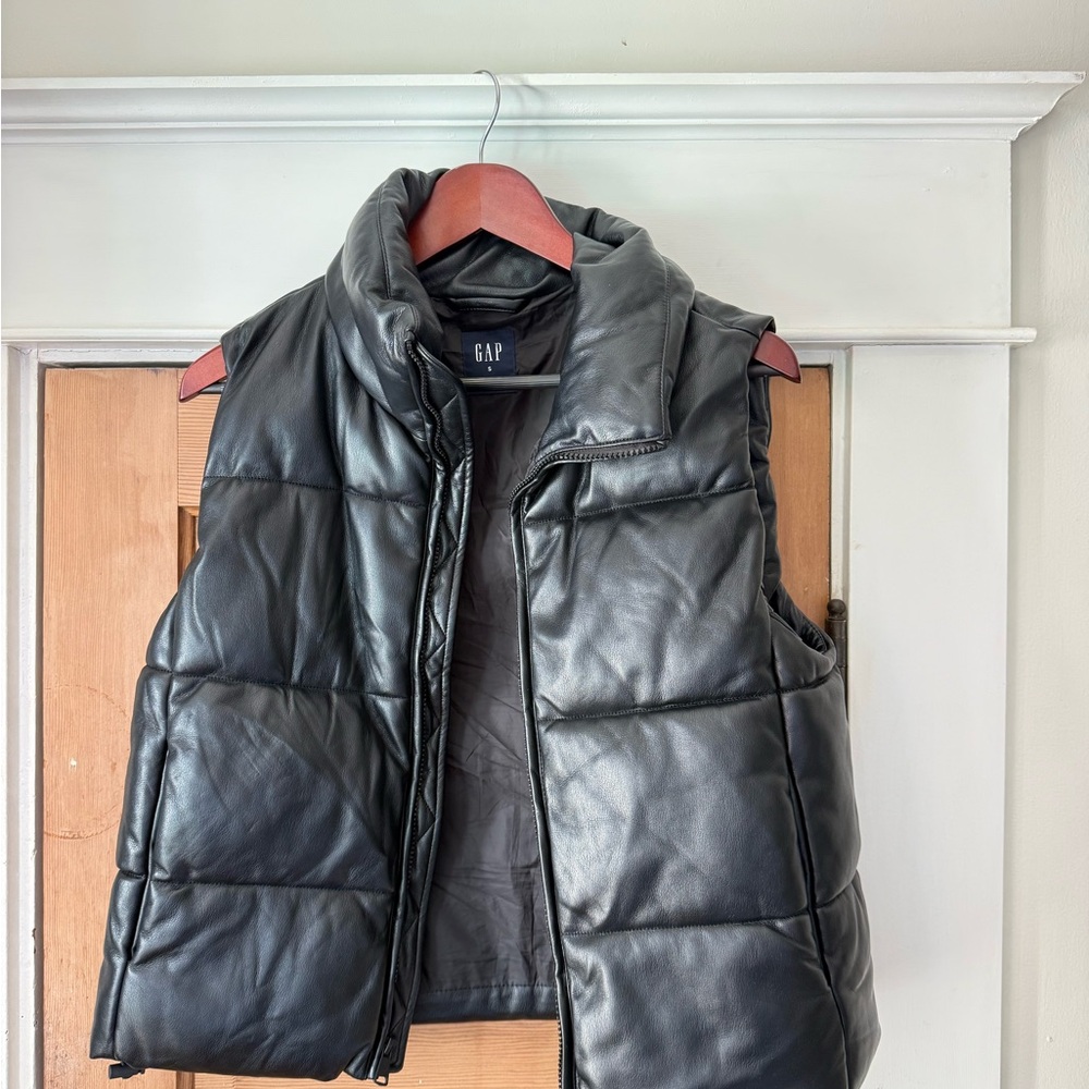 Gap Vegan Leather cropped puffer vest